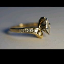 Vintage 14K Yellow Gold Marquise NATURAL Diamond Ring w/ Accents size 6.5