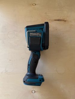 Makita 18 v spot light flash light