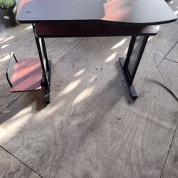 Estoy Vendiendo Escritorio Muy Buenas Condiciones