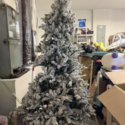7.5 Pre Lit Flocked Christmas Tree