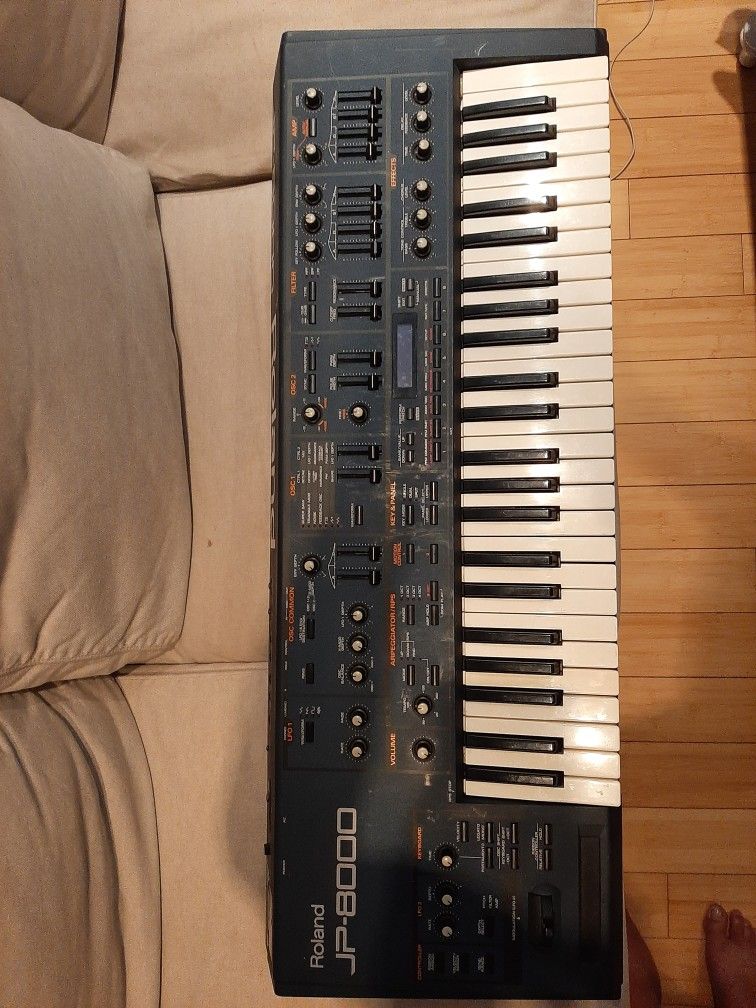 ROLAND JP 8000
