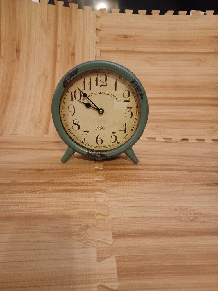 Cafe De Marguerite's Wall Clock 1950 Vintage Style
