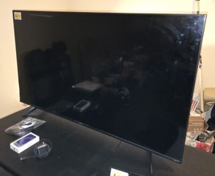Hisense (Roku) 58 Inch TV Led/ LCD