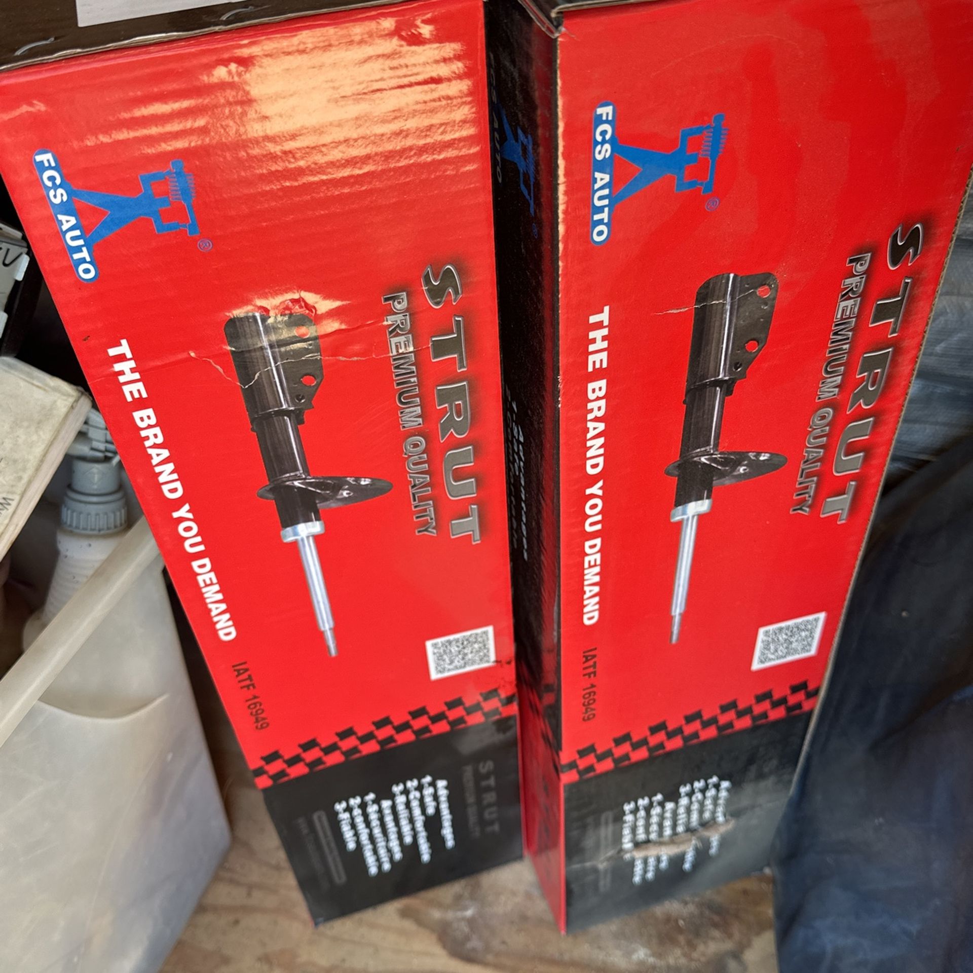 Rear Struts For Lexus Or Toyota