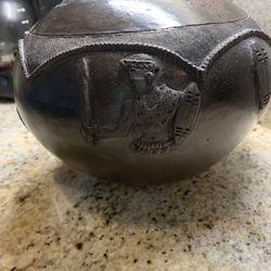 Unique and rare Zulu beer pot Very ornate