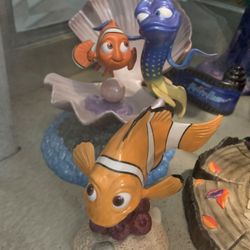 Wdcc Walt Disney classic collection ceramic collectibles finding Nemo Bambi Mickey Minnie Roger rabbit taxi Timothy Mouse Dumbo Marlin