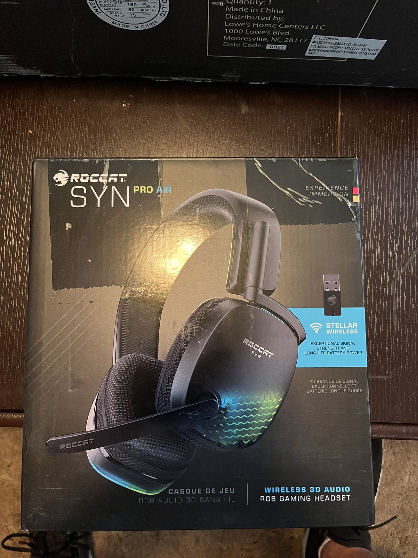 ROCCAT Syn Pro Air Wireless PC Gaming Headset, Lightweight, 3D Audio Surround Sound, Noise Cancelling Microphone, RGB AIMO Lighting, All-Day Battery L