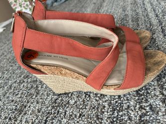Adrienne Vittadini Leather Wedge 9.5 W