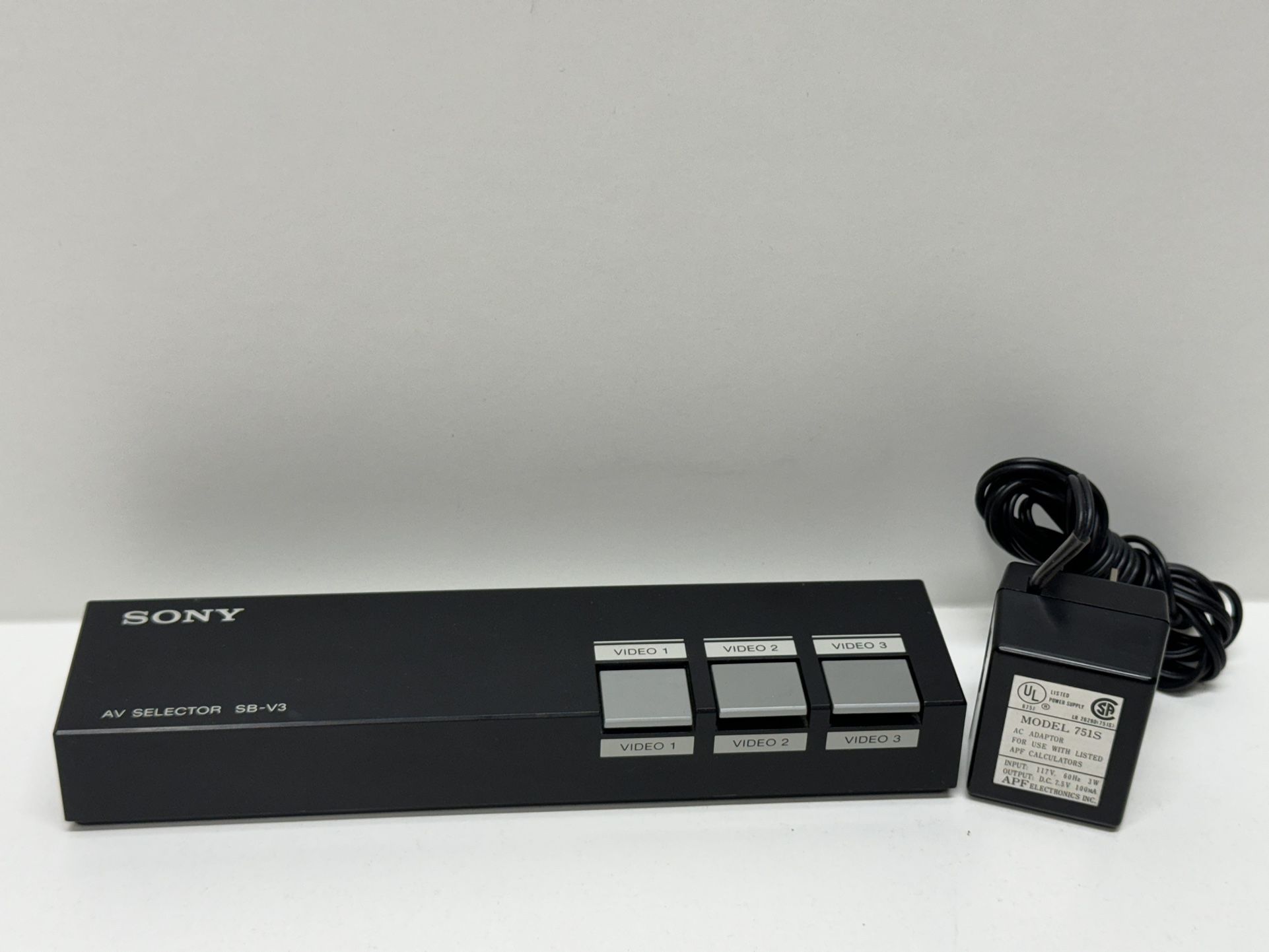 Mint Vintage Sony Audio Video Selector Model No. SB-V3. Excellent condition with original adapter.