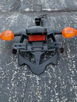 2012 YAMAHA R1 REAR MUD GUARD REAR TURN SIGNALS.
