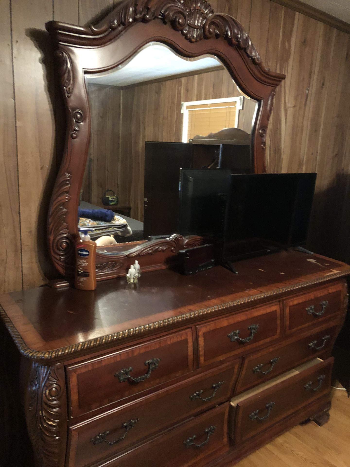 3 Pc Dresser, Nightstand, and Queen Bed frame with Headboard