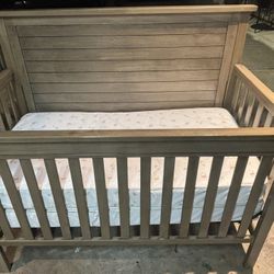 convertible crib in vintage gray