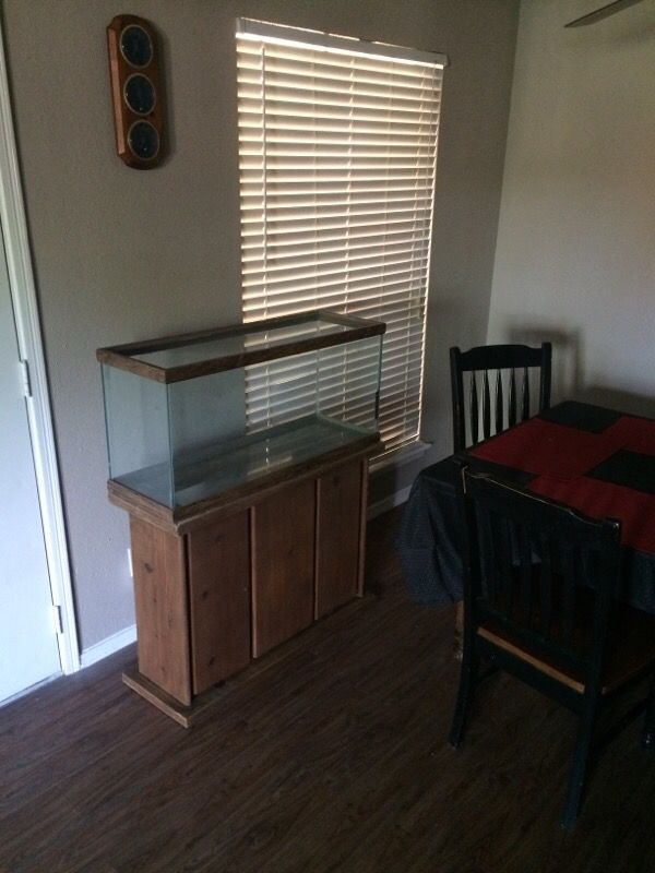 36x12 aquarium for sale. Comes with stand.