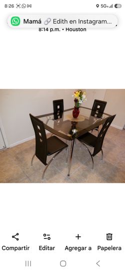 Four-chair dining room set