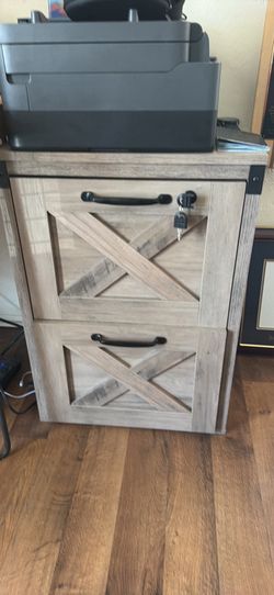 Rustic 2-drawer cabinet