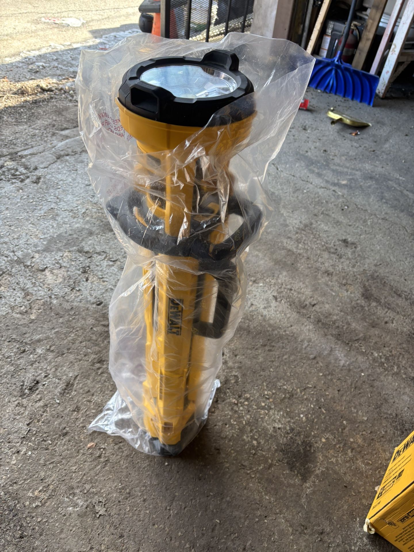 Dewalt work light