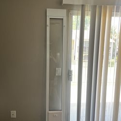 Doggy Door- No Drill Needed. Renter Friendly. 