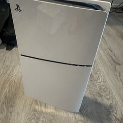PS5 Slim disc Edition, Lightly Used, Extra Controller