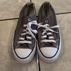 Converse, Chuck Taylor’s Men’s Size 6 1/2 Women’s 8 1/2