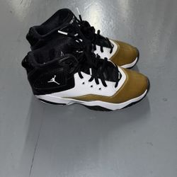 Jordan’s Size 4.5Y