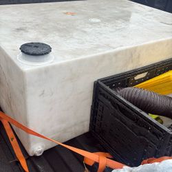 100 Gallon Water Tank 