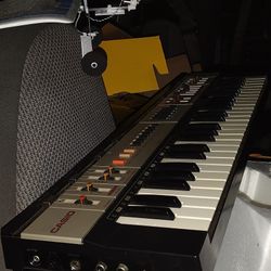 Vintage 1985 Casiotone MT-400V Mini Synthesizer Casio Keyboard 