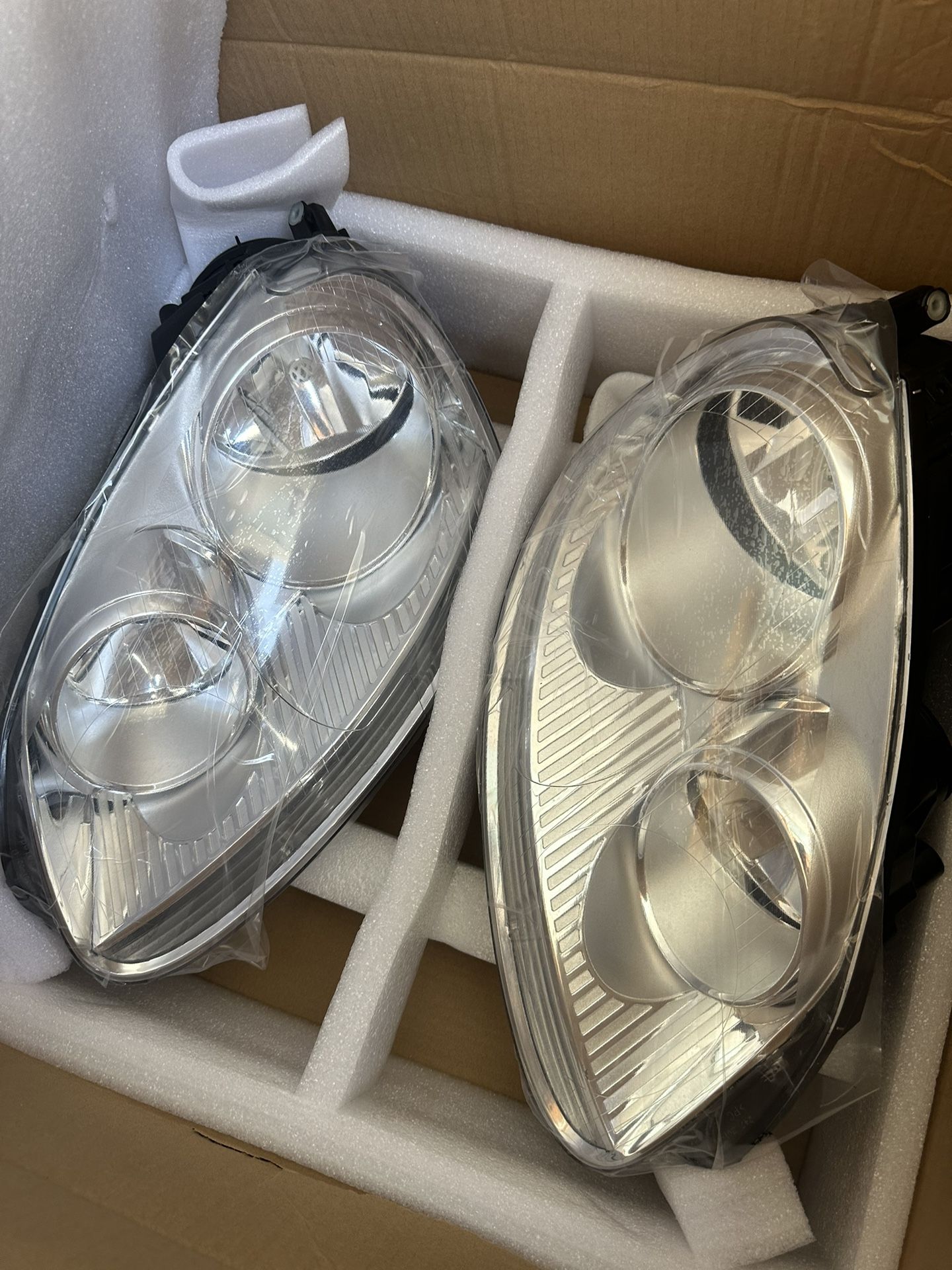 2006-2009 Volkswagen Headlights Jetta