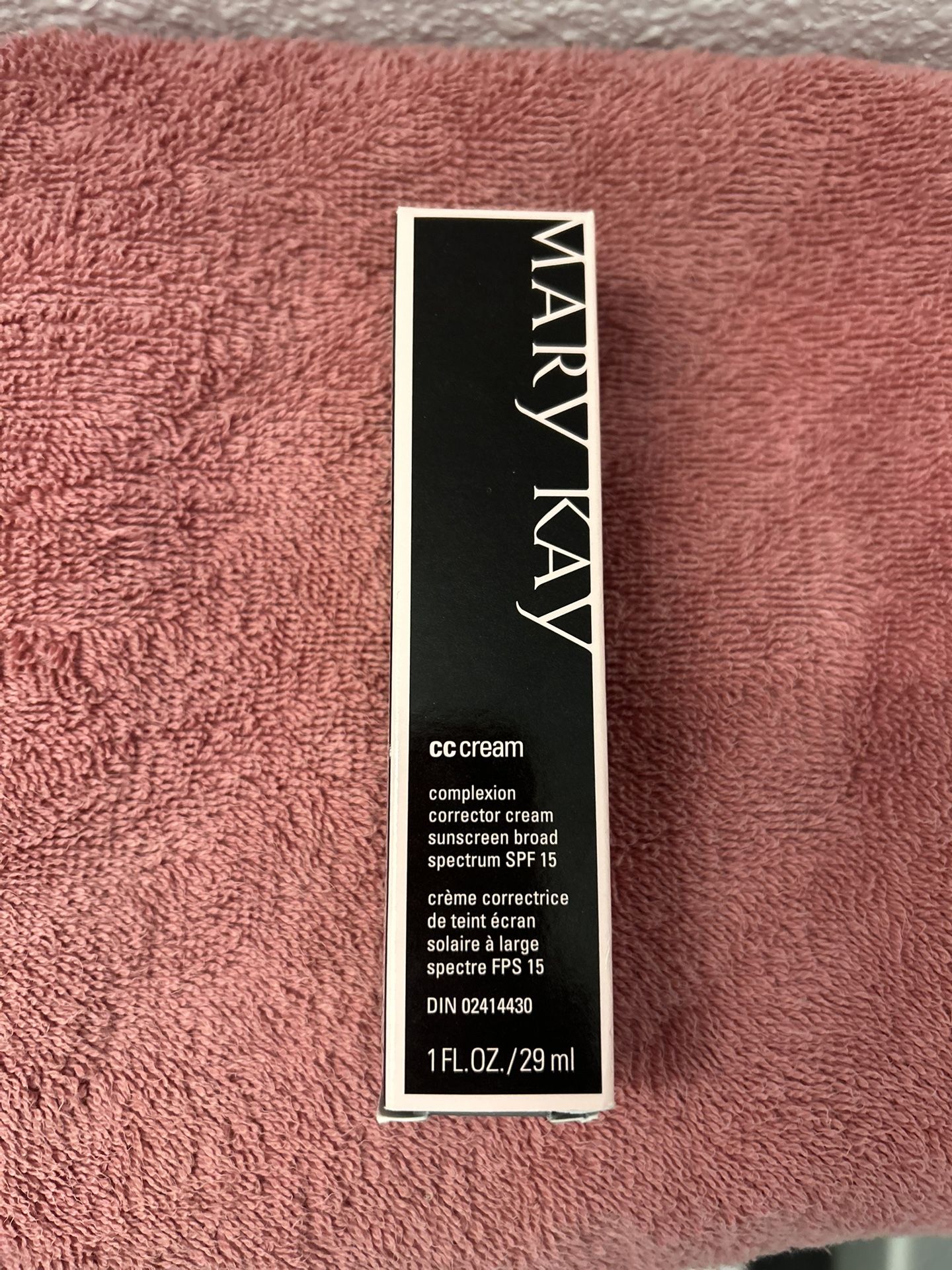 Mary Kay CC cream- Very Light