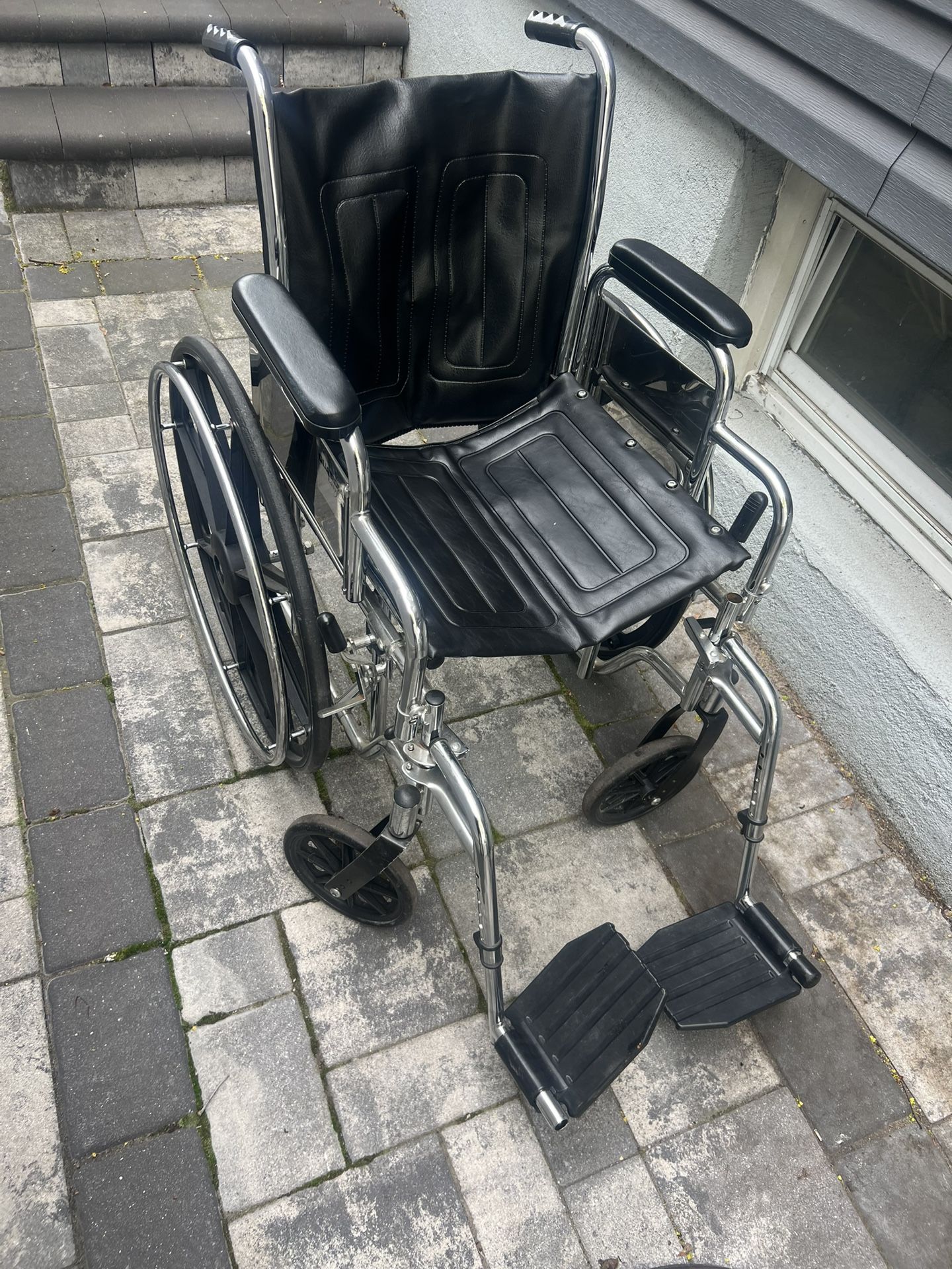 Medical wheelchair