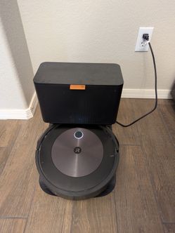 Roomba j8+ Robot Vacuum