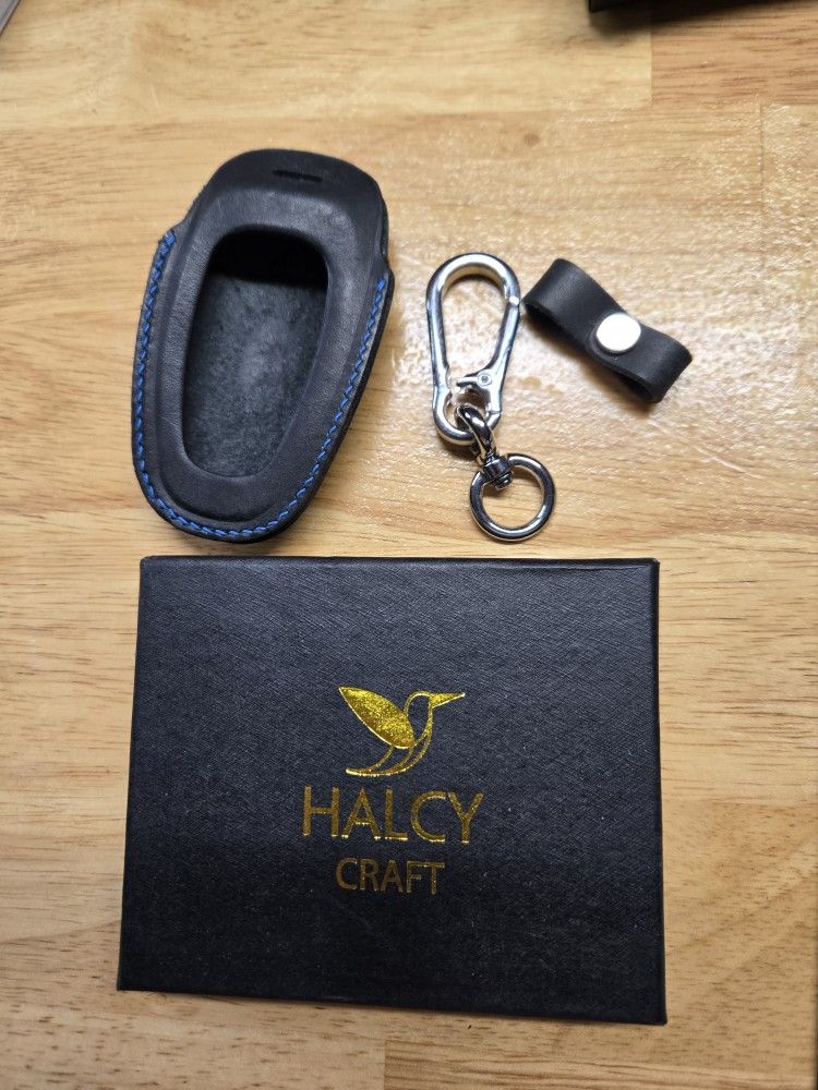 Leather key fob for Hyundai Nexo, Santa Fe, Sonata, Tucson (2019-2023). Blue leather and blue thread