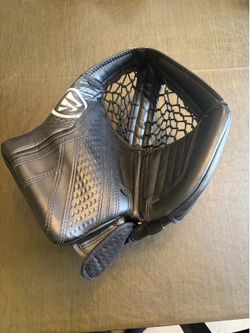 Warrior RG6 goalie catcher