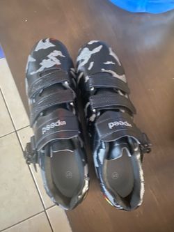 Zapatos para andar en bicicleta.  Número 45