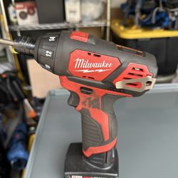 Milwaukee 2401-20 M12 12V Lithium-Ion Cordless 1/4" Hex. 3 batteries