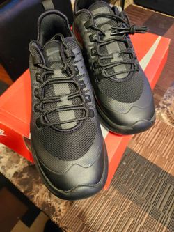 NIKE AIR MAX AXIS LADY'S SIZE 9