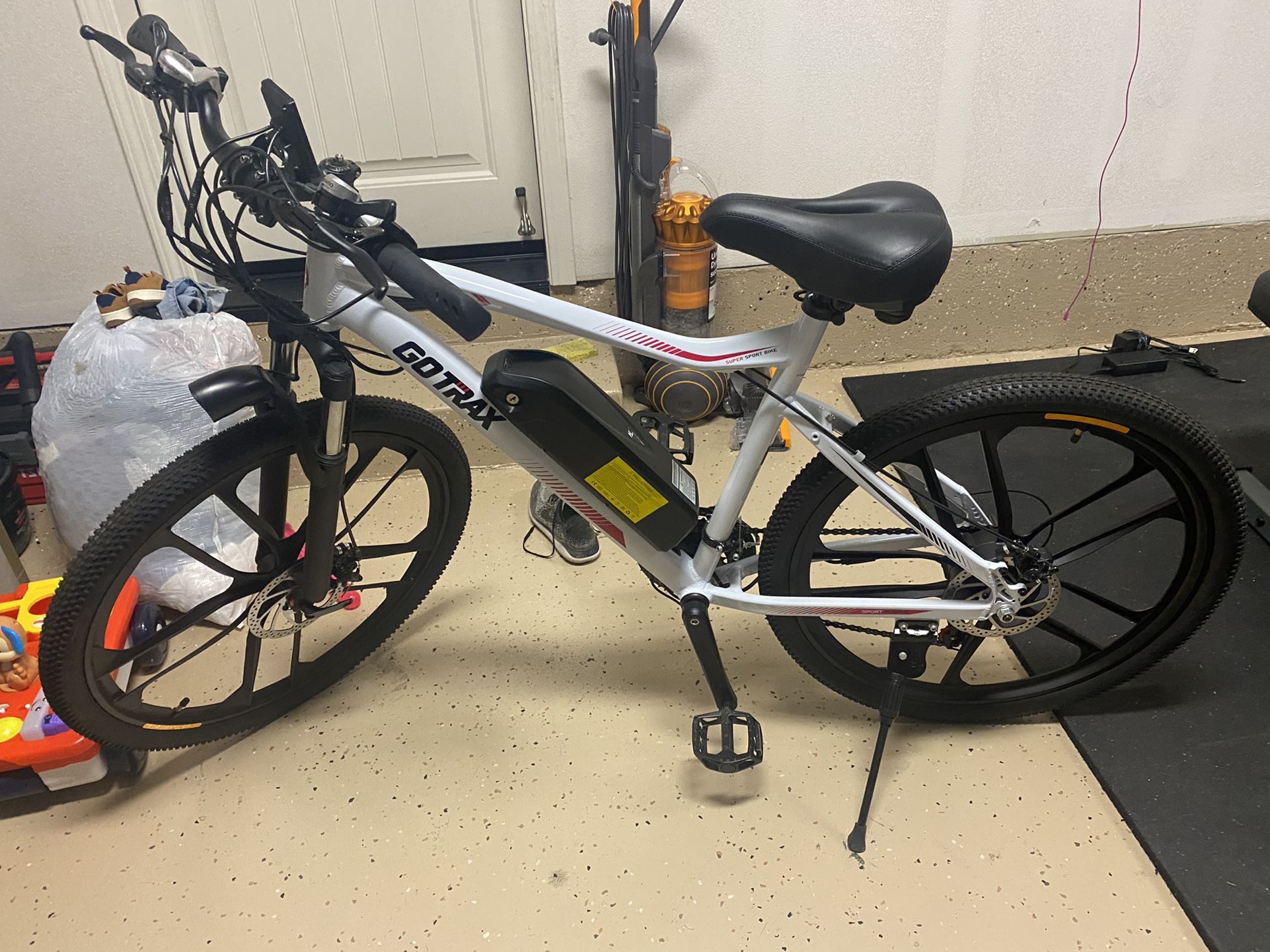 Gotrax Electric Bike 26" - 20MPH & 50 Mile Range - 350W Motor - Shimano 21-Speed Commuter Electric BMX Bicycle