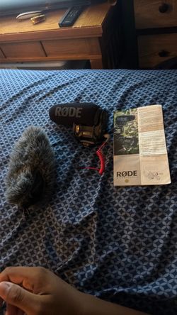 RODE VIDEOMIC PRO+ Premium On- Camera Microphone