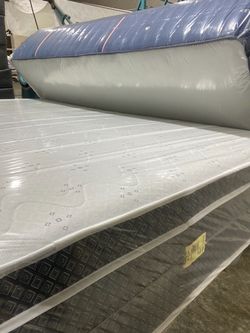 King jumbo set new in plastic. Free delivery in Atlanta
