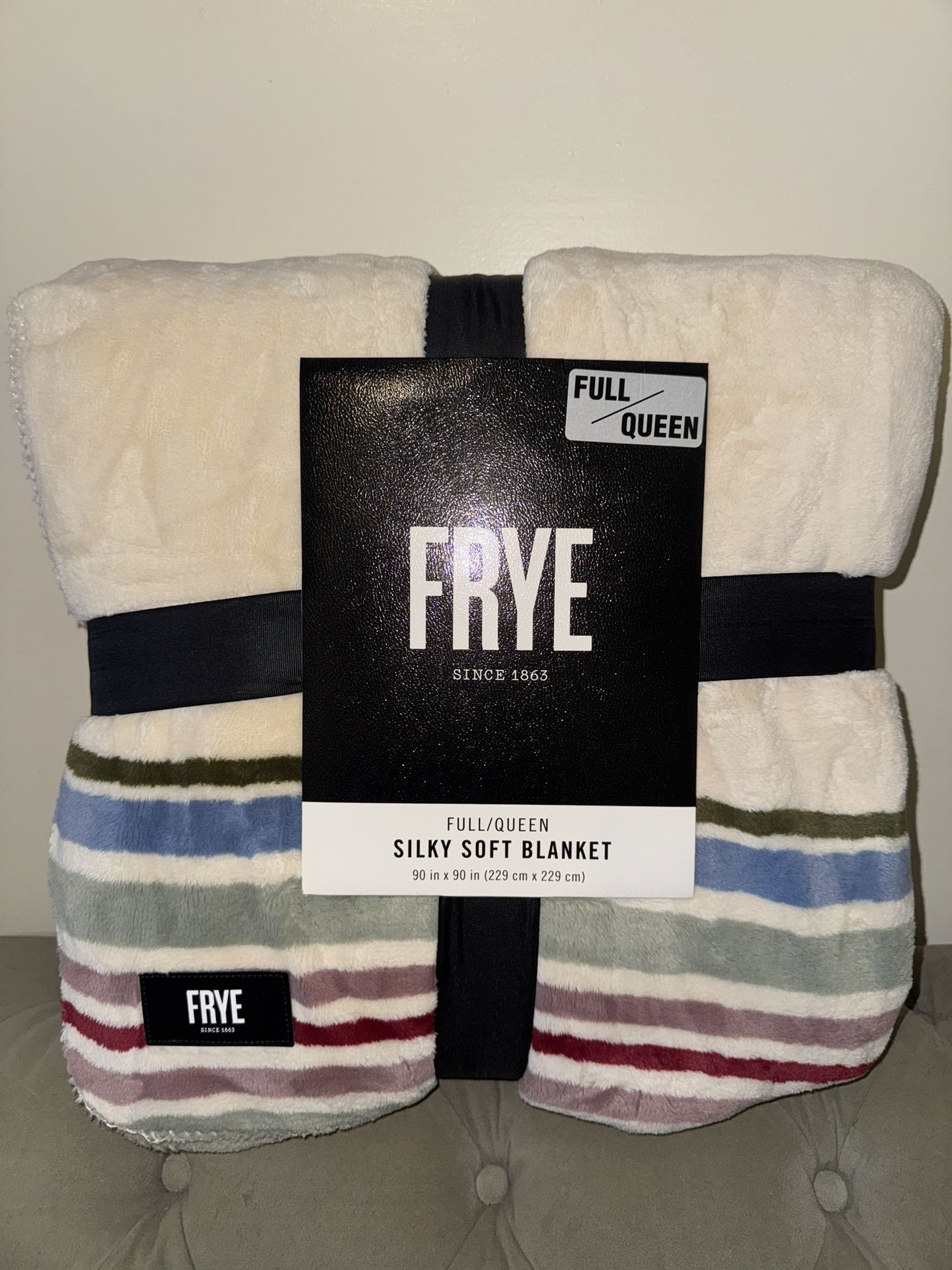 FRYE silky soft blanket full/queen