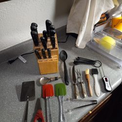 Knife Block With Accessories