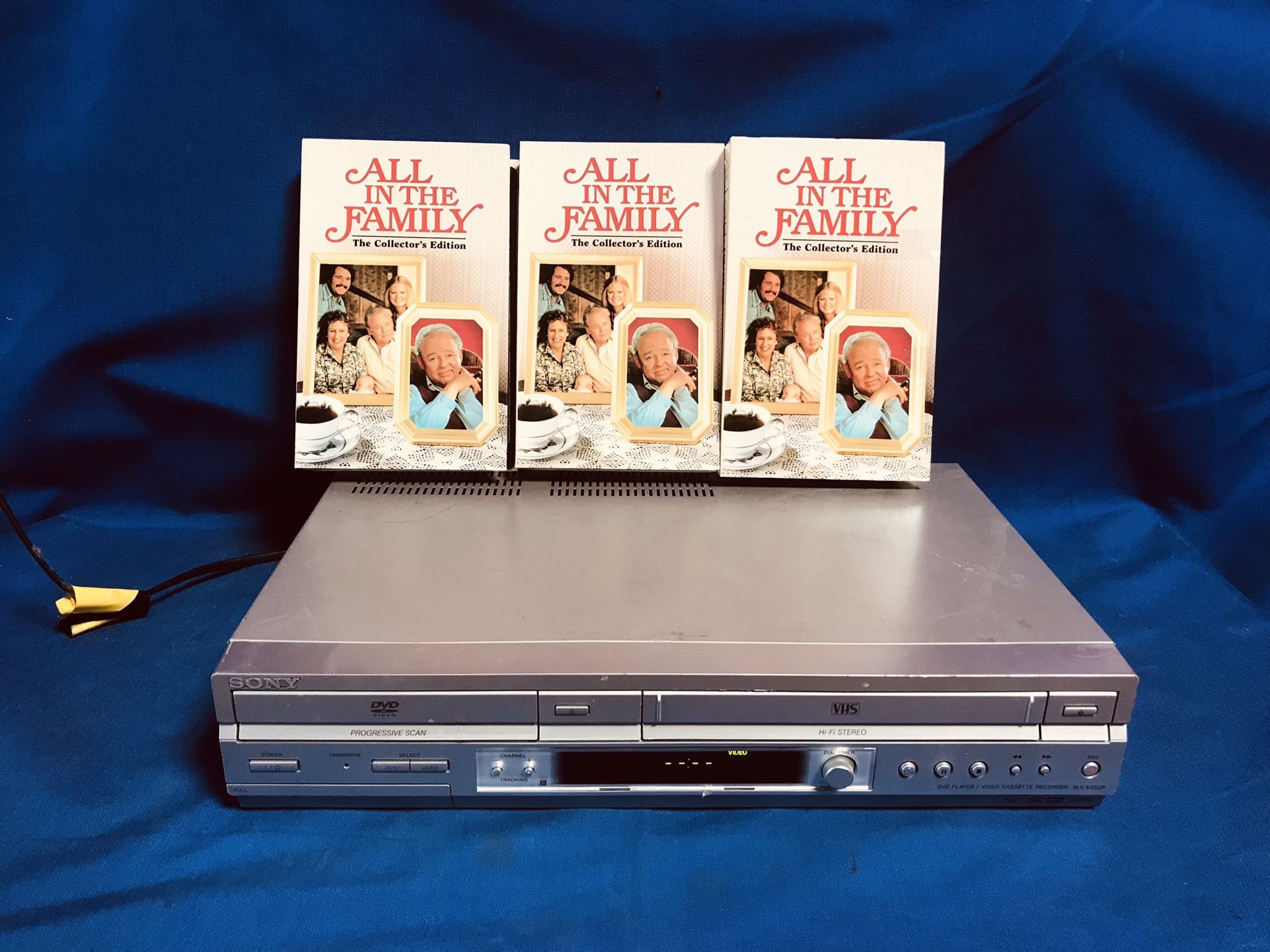 Sony SLV-D550P VCR- DVD- VHS Player Progressive Scan