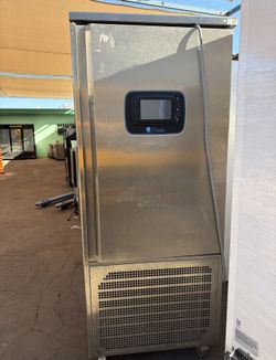 Desmond Blast Chiller 