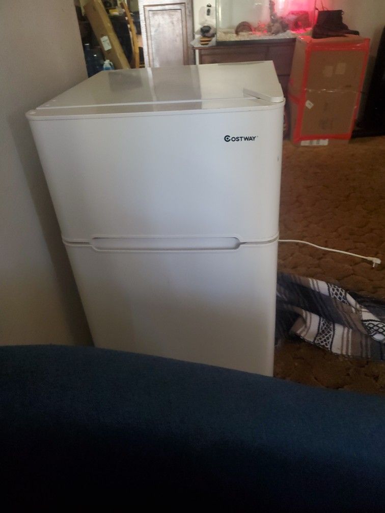 Cost way Mini Fridge