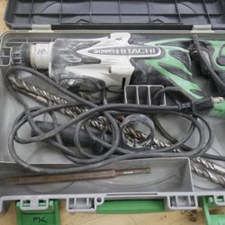 HITACHI HAMMER DRILL WITH 5 BITS AND CASE DH24PF3 PRE OWNED 868843-2 