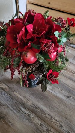 Holiday AMARYLLIS CENTERPIECE