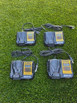 Charger 4 Amp Dewalt