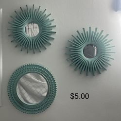Mirrors Set