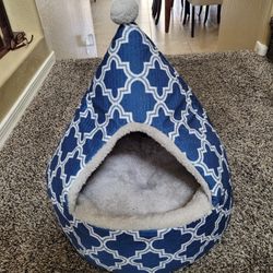 Brand New W/o Tags Small Pet Bed