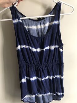 Women's tank top size medium