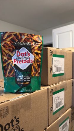 Dots Garlic parmasan pretzels